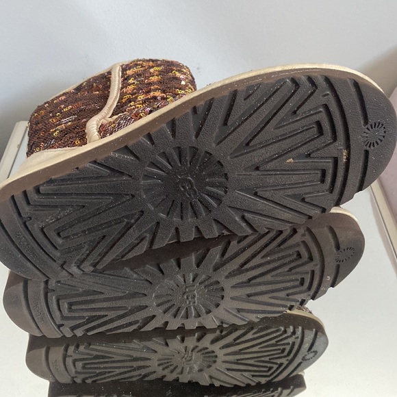 Ugg champagne sparkly sequined flip sequin boots - Picture 6 of 9